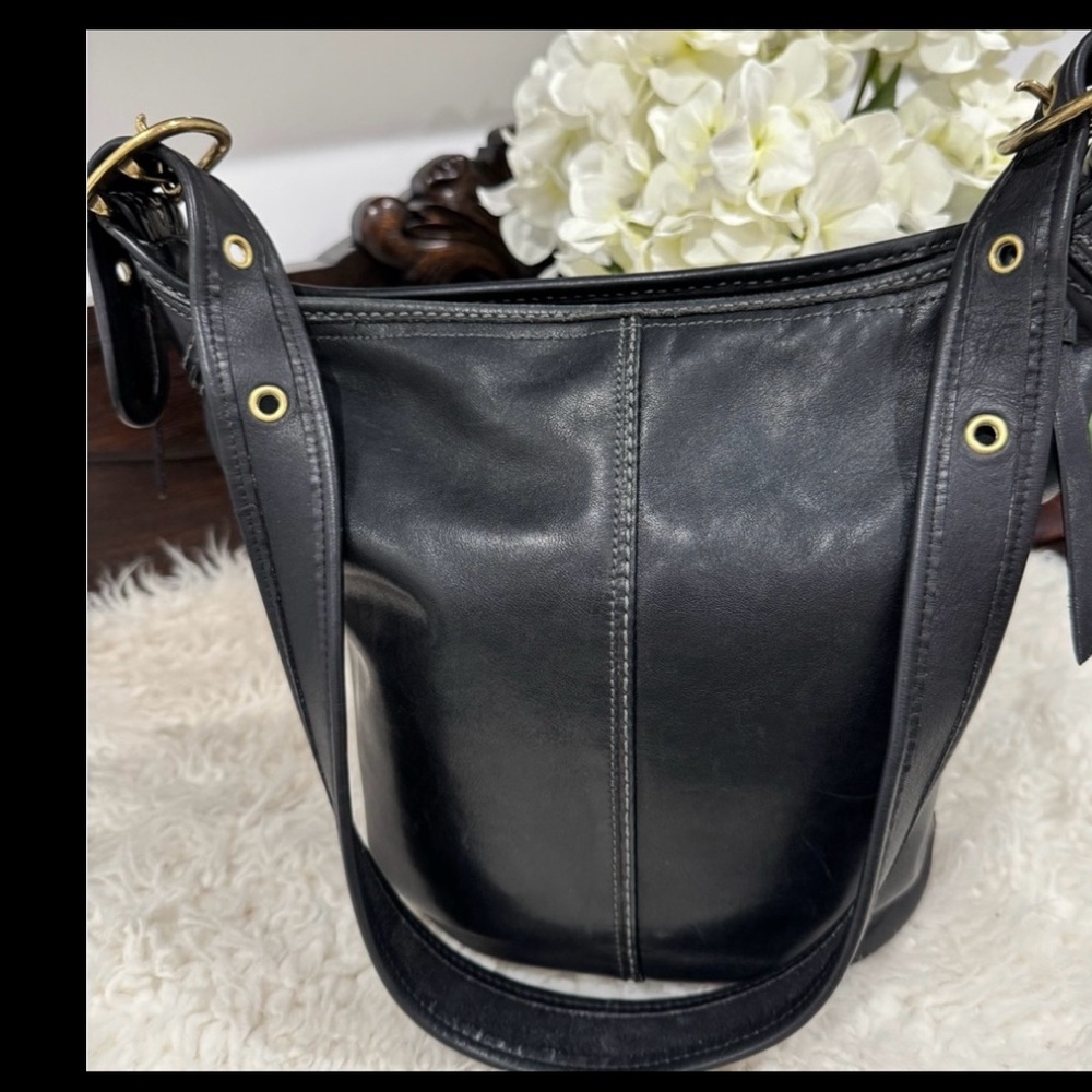 COACH “Bleeker” Y2K vintage cross-body bucket bag
